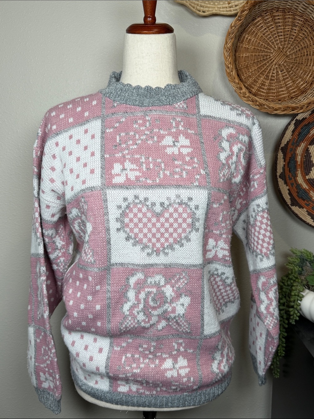 Vintage 80’s Private Eyes Pink Heart Motif Crew Neck Sweater Granny Small